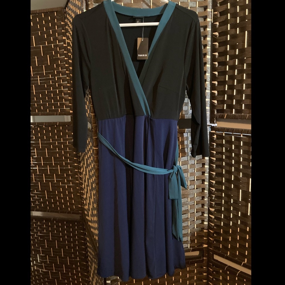 NWT Torrid Black Navy and Teal Colorblock Dress